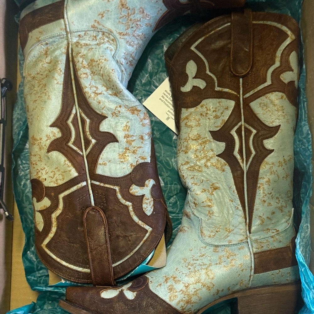 Stylish Brown and Blue Heeled Cowgirl Boots